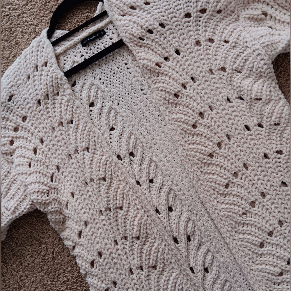 (🌻2/$9) "Moon and Madison" crochet cardigan